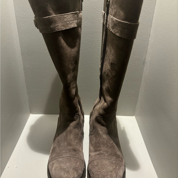 NWOT- New Ariat Stoneleigh waterproof brown suede zip boot - Picture 1 of 13